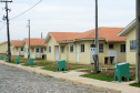 Vinte e seis famílias de Mallet, na região Centro-Sul do Paraná, receberam nesta sexta-feira (8) as chaves da casa própria. Elas se juntam a outras 20 famílias que residem no conjunto habitacional desde junho, e que recebeu em suas duas etapas cerca de R$ 3,2 milhões de investimentos do Governo do Estado, Governo Federal e prefeitura. 