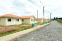 Vinte e seis famílias de Mallet, na região Centro-Sul do Paraná, receberam nesta sexta-feira (8) as chaves da casa própria. Elas se juntam a outras 20 famílias que residem no conjunto habitacional desde junho, e que recebeu em suas duas etapas cerca de R$ 3,2 milhões de investimentos do Governo do Estado, Governo Federal e prefeitura. 