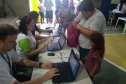 Em Guaratuba, no Litoral do Paraná, a feira de serviços Paraná Cidadão registrou quase 9 mil atendimentos. Foi o 20º evento realizado neste ano. “Oferecemos diversos serviços gratuitos de inclusão e cidadania para quem mais precisa”, disse o secretário da Justiça, Família e Trabalho do Governo do Paraná, Ney Leprevost, que participou do evento, realizado no Ginásio Ilda Silvano, no bairro Piçarras. Foto: Divulgação/SEJUF
