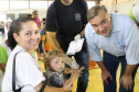 Em Guaratuba, no Litoral do Paraná, a feira de serviços Paraná Cidadão registrou quase 9 mil atendimentos. Foi o 20º evento realizado neste ano. “Oferecemos diversos serviços gratuitos de inclusão e cidadania para quem mais precisa”, disse o secretário da Justiça, Família e Trabalho do Governo do Paraná, Ney Leprevost, que participou do evento, realizado no Ginásio Ilda Silvano, no bairro Piçarras. Foto: Divulgação/SEJUF