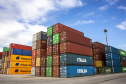 A movimentação de contêineres no Porto de Paranaguá aumentou 15%. De janeiro a outubro deste ano, 726.393 unidades (TEUs) chegaram e saíram pelo terminal paranaense. No mesmo período, em 2018, foram 633.710.