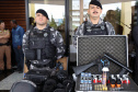O Batalhão de Operações Especiais comemorou nesta segunda-feira (11) nove anos em solenidade em Curitiba. Para marcar a data foram entregues comandas, medalhas e certificados. O comandante-geral da Polícia Militar do Paraná, Péricles da Matos, falou sobre a trajetória da unidade desde que foi criada, passando pelo surgimento das operações especiais na PM, há quase 50 anos, através do Comando de Operações Especiais (COE). Foto:PMPR
