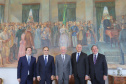 O vice-governador, Darci Piana recebeu a visita do Embaixador Extraordinário e Plenipotenciário da República Italiana no Brasil, Antonio Bernardini. Presentes: sub-secretário do Ministério das Relações Exteriores e Cooperação Internacional e senador, Ricardo Antonio Merlo; cônsul-Geral da República Italiana em Curitiba, Raffaelle Festa; entre outros.Curitiba, 12-11-19.Foto: Arnaldo Alves / AEN.