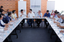 O Departamento de Trânsito do Paraná (Detran-PR) e a prefeitura de Pato Branco firmaram termo de compromisso para cooperação no trânsito. 
O termo de cooperação foi assinado nesta terça-feira (12), durante reunião do governador Carlos Massa Ratinho Junior com a equipe de secretários e dirigentes de autarquias e empresas públicas, realizada em Pato Branco, dentro da agenda da transferência da sede do governo para o município.