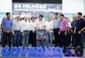 O governador Carlos Massa Ratinho Junior assinou nesta quarta-feira (13), em Pato Branco, no Sudoeste do Paraná, a liberação de R$ 54 milhões para municípios da região. O encontro com os prefeitos fez parte da agenda de transferência da sede do Executivo Estadual para o município.