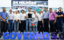 O governador Carlos Massa Ratinho Junior assinou nesta quarta-feira (13), em Pato Branco, no Sudoeste do Paraná, a liberação de R$ 54 milhões para municípios da região. O encontro com os prefeitos fez parte da agenda de transferência da sede do Executivo Estadual para o município.