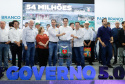 O governador Carlos Massa Ratinho Junior assinou nesta quarta-feira (13), em Pato Branco, no Sudoeste do Paraná, a liberação de R$ 54 milhões para municípios da região. O encontro com os prefeitos fez parte da agenda de transferência da sede do Executivo Estadual para o município.