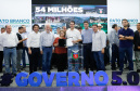 O governador Carlos Massa Ratinho Junior assinou nesta quarta-feira (13), em Pato Branco, no Sudoeste do Paraná, a liberação de R$ 54 milhões para municípios da região. O encontro com os prefeitos fez parte da agenda de transferência da sede do Executivo Estadual para o município.