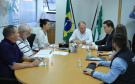 A Coordenadoria de Integridade e Compliance, da Controladoria-Geral do Estado, entregou, nesta segunda-feira (18), o Plano de Integridade da Secretaria do Desenvolvimento Urbano e de Obras Públicas. O documento contém o mapeamento das atividades ou processos que podem apresentar riscos e vulnerabilidades ao trabalho íntegro e eficiente e foi recebido pelo secretário João Carlos Ortega. Foto:Divulgação/SEDU