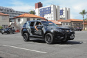 Curitiba recebe nesta sexta-feira (22) mais uma edição da Operação 100, de prevenção e combate à criminalidade. Participam 500 policiais militares, 200 viaturas e 40 equipes hipomóveis do 1º Comando Regional da PM (1º CRPM). Eles promovem abordagens, blitz de trânsito, batidas policiais e operações em locais específicos para combater crimes e localizar drogas, armas e pessoas foragidas da Justiça. Foto: Ari Dias/AEN