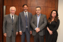 Paraná e Reino Unido têm interesse em fortalecer o intercâmbio econômico e as relações comerciais. Possíveis parcerias nas áreas de infraestrutura, agricultura, biocombustíveis, saúde e educação foram discutidas nesta terça-feira (26) pelo vice-governador Darci Piana e o embaixador britânico no Brasil, Vijay Rangarajan, em reunião no Palácio Iguaçu. Foto: Ari Dias/AEN