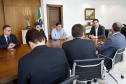 O Governo do Paraná deu mais um importante passo do processo de concessão de rodovias em todo o estado. O governador Carlo Massa Ratinho Junior assinou nesta (sexta-feira 26), no Palácio Iguaçu o decreto que cria o Grupo Técnico de Acompanhamento e Apoio Conjunto ?GTAAC-Paraná?. Curitiba,26/11/2019 Foto:Jaelson Lucas / AEN
