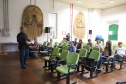 TURISMO E EDUCAÇÃO AMBIENTAL - André Poletti, assistente técnico da Paraná Turismo, faz palestra em Paranaguá,  sobre Hospitalidade e Operação Verão, para vendedores, alunos de Turismo da UFPR, proprietários de hotéis e pousadas, etc.Paranaguá, 26-11-!9.Foto: Arnaldo Alves / AEN.