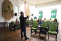 TURISMO E EDUCAÇÃO AMBIENTAL - André Poletti, assistente técnico da Paraná Turismo, faz palestra em Paranaguá,  sobre Hospitalidade e Operação Verão, para vendedores, alunos de Turismo da UFPR, proprietários de hotéis e pousadas, etc.Paranaguá, 26-11-!9.Foto: Arnaldo Alves / AEN.