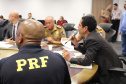 Forças policiais atuantes do projeto Em Frente Brasil, implantado em agosto deste ano no município de São José dos Pinhais, Região Metropolitana de Curitiba, participaram na manhã desta quarta-feira (27) de uma videoconferência com o ministro da Justiça e Segurança Pública, Sério Moro. A reunião ocorreu na sede da Secretaria da Segurança Pública, no bairro Centro Cívico, em Curitiba, e contou com a presença do secretário Romulo Marinho Soares. Foto: SESP
