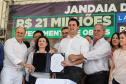 O Governador Carlos Massa Ratinho Júnior lança nesta quinta-feira (28),  o Programa Vida Nova Paraná em Jandaia do Sul.  E também anuncia  recursos e ações nas áreas da saúde, desenvolvimento urbano e sinalização viária, além de entrega de ambulância e de viatura para a Polícia Militar.Jandaia do Sul, 28/11/2019 -  Foto: Geraldo Bubniak/AEN