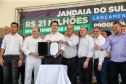 O Governador Carlos Massa Ratinho Júnior lança nesta quinta-feira (28), o Programa Vida Nova Paraná em Jandaia do Sul. E também anuncia recursos e ações nas áreas da saúde, desenvolvimento urbano e sinalização viária, além de entrega de ambulância e de viatura para a Polícia Militar.Jandaia do Sul, 28/11/2019 - Foto: Geraldo Bubniak/AEN