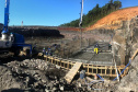 O canteiro de obras da Pequena Central Hidrelétrica (PCH) Bela Vista está movimentado. Cerca de 300 pessoas já trabalham no empreendimento que está sendo construído no Rio Chopim, entre os municípios de Verê e São João, no Sudoeste do Estado. Foto: Copel