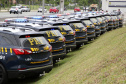 Foram entregues à Polícia Rodoviária Federal (PRF) 26 viaturas blindadas. O vice-governador Darci Piana fez a entrega dos veículos, que foram adquiridos por convênio entre o Governo do Estado, através do Departamento de Estradas de Rodagem (DER), e a superintendência estadual da PRF. Os recursos são dos contratos de concessão das rodovias, para aparelhamento das forças policiais do Estado. Foto: Ari Dias/AEN