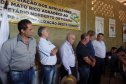 Cerca de 40 integrantes ativos da Associação dos Apicultores do município de Mato Rico têm agora uma nova unidade de beneficiamento de mel, situada na comunidade Rio Perdido. O local foi viabilizado por meio de parceria entre a Secretaria de Estado da Agricultura e do Abastecimento, Agência de Defesa Agropecuária (Adapar), prefeitura e a associação. Foto: SEAB