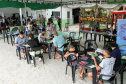 A empresa Portos do Paraná levou pela primeira vez o projeto Porto em Ação para além do continente. A comunidade beneficiada foi a de Encantadas, na Ilha do Mel. Nesta quarta-feira (4), os moradores tiveram acesso a exames clínicos e vacinação, além de corte de cabelo, aulas de xadrez, orientações sobre qualidade de vida e atividades físicas. Foto: Portos do Paraná