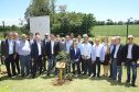 A ministra da Agricultura, Pecuária e Abastecimento, Tereza Cristina, assinou nesta sexta-feira (06), durante evento com a presença do governador Carlos Massa Ratinho Junior, instrução normativa que reforça o reconhecimento do Paraná como área livre da peste suína clássica (PSC). O documento desmembra o Estado de um grupo que era formado por 14 unidades federativas.
