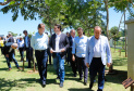 A ministra da Agricultura, Pecuária e Abastecimento, Tereza Cristina, assinou nesta sexta-feira (06), durante evento com a presença do governador Carlos Massa Ratinho Junior, instrução normativa que reforça o reconhecimento do Paraná como área livre da peste suína clássica (PSC). O documento desmembra o Estado de um grupo que era formado por 14 unidades federativas.