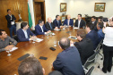 O governador Carlos Massa Ratinho Junior conheceu nesta segunda-feira (09) o projeto de construção do Aeroporto Regional do Sudoeste. Prefeitos, empresários e representantes da região apresentaram, em reunião no Palácio Iguaçu, detalhes do terminal que seria erguido em Renascença.Foto:Jaelson Lucas / AEN