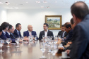 O governador Carlos Massa Ratinho Junior conheceu nesta segunda-feira (09) o projeto de construção do Aeroporto Regional do Sudoeste. Prefeitos, empresários e representantes da região apresentaram, em reunião no Palácio Iguaçu, detalhes do terminal que seria erguido em Renascença.Foto:Jaelson Lucas / AEN