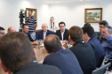 O governador Carlos Massa Ratinho Junior conheceu nesta segunda-feira (09) o projeto de construção do Aeroporto Regional do Sudoeste. Prefeitos, empresários e representantes da região apresentaram, em reunião no Palácio Iguaçu, detalhes do terminal que seria erguido em Renascença.Foto:Jaelson Lucas / AEN