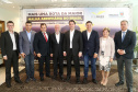 10/12/2019 - O governador Carlos Massa Ratinho Junior e o diretor-presidente da Passaredo Linhas Aéreas, Eduardo Bush, formalizam nesta terça-feira (10) um acordo para que a companhia passe a operar linhas regulares no Paraná.Foto Gilson Abreu/AEN