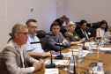 O Paraná prepara para a próxima semana o lançamento de uma força-tarefa de combate à dengue em todo o Estado. As ações foram definidas nesta quinta-feira (12) em reunião no Palácio Iguaçu entre o chefe da Casa Civil, Guto Silva, e os demais integrantes do secretariado, autarquias e empresas públicas estaduais. Está previsto a criação de um grupo permanente contra a proliferação da doença..Foto Gilson Abreu/AEN