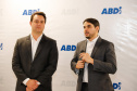 O governador Carlos Massa Ratinho Junior e o presidente da Agência Brasileira de Desenvolvimento Industrial (ABDI), Igor Calvet, assinaram nesta quarta-feira (12) um acordo de cooperação técnica para implantar no Paraná um sistema de compartilhamento de veículos elétricos para uso de servidores públicos.  -  Brasília, 12/02/2020  -  Foto: Rodrigo Félix Leal/AEN