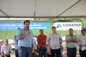  Representantes do Governo do Estado e da Prefeitura de Bituruna entregaram nesta sexta-feira (14) as chaves de 25 casas populares a famílias que viviam em situação de vulnerabilidade social na cidade, na região Sul do estado. Graças aos aportes de R$ 1,2 milhão feitos por meio do programa Nossa Gente Paraná, os beneficiários não precisarão arcar com nenhum custo pela mudança para as novas moradias.  -  Bituruna, 14/02/2020  -  Foto: Rafaela Fiala - Cohapar 