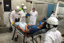 Um exercício simulado reuniu nesta sexta-feira (21) agentes de saúde, trabalhadores e autoridade portuária no combate ao coronavírus no Porto de Paranaguá. A simulação da chegada de um tripulante de navio com sintomas do novo Covid-19 reuniu Portos do Paraná, Agência Nacional de Vigilância Sanitária (Anvisa), Primeira Regional de Saúde, Samu, Hospital Regional do Litoral e o Órgão Gestor de Mão de Obra do Trabalhador Portuário (OGMO). Foto: Portos do Paraná