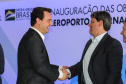 O governador Carlos Massa Ratinho Junior participa nesta sexta-feira (28), junto com o ministro da Infraestrutura, Tarcísio Freitas; com o diretor-geral brasileiro da Itaipu Binacional, Joaquim Silva e Luna; e o presidente da Infraero, Hélio Paes de Barros Júnior, da solenidade em que será autorizado o início das obras de ampliação da pista de pouso do Aeroporto Internacional de Foz do Iguaçu.Foz do Iguaçu, 28/02/2020 - Foto: Geraldo Bubniak/AEN