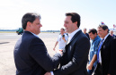 O governador Carlos Massa Ratinho Junior participa junto com o ministro da Infraestrutura, Tarcísio Freitas; com o diretor-geral brasileiro da Itaipu Binacional, Joaquim Silva e Luna; e o presidente da Infraero, Hélio Paes de Barros Júnior, da solenidade autorização o início das obras de ampliação da pista de pouso do Aeroporto Internacional de Foz do Iguaçu. - Foz do Iguaçu, 28/02/2020 - Foto: Rodrigo Félix Leal/AEN