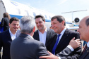 O governador Carlos Massa Ratinho Junior participa junto com o ministro da Infraestrutura, Tarcísio Freitas; com o diretor-geral brasileiro da Itaipu Binacional, Joaquim Silva e Luna; e o presidente da Infraero, Hélio Paes de Barros Júnior, da solenidade autorização o início das obras de ampliação da pista de pouso do Aeroporto Internacional de Foz do Iguaçu. - Foz do Iguaçu, 28/02/2020 - Foto: Rodrigo Félix Leal/AEN