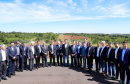 O governador Carlos Massa Ratinho Junior participa junto com o ministro da Infraestrutura, Tarcísio Freitas; com o diretor-geral brasileiro da Itaipu Binacional, Joaquim Silva e Luna; e o presidente da Infraero, Hélio Paes de Barros Júnior, da solenidade autorização o início das obras de ampliação da pista de pouso do Aeroporto Internacional de Foz do Iguaçu. - Foz do Iguaçu, 28/02/2020 - Foto: Rodrigo Félix Leal/AEN
