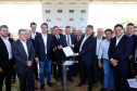 O governador Carlos Massa Ratinho Junior participa junto com o ministro da Infraestrutura, Tarcísio Freitas; com o diretor-geral brasileiro da Itaipu Binacional, Joaquim Silva e Luna; e o presidente da Infraero, Hélio Paes de Barros Júnior, da solenidade autorização o início das obras de ampliação da pista de pouso do Aeroporto Internacional de Foz do Iguaçu. - Foz do Iguaçu, 28/02/2020 - Foto: Rodrigo Félix Leal/AEN