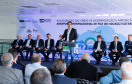 O governador Carlos Massa Ratinho Junior participa junto com o ministro da Infraestrutura, Tarcísio Freitas; com o diretor-geral brasileiro da Itaipu Binacional, Joaquim Silva e Luna; e o presidente da Infraero, Hélio Paes de Barros Júnior, da solenidade autorização o início das obras de ampliação da pista de pouso do Aeroporto Internacional de Foz do Iguaçu. - Foz do Iguaçu, 28/02/2020 - Foto: Rodrigo Félix Leal/AEN