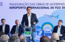 O governador Carlos Massa Ratinho Junior participa junto com o ministro da Infraestrutura, Tarcísio Freitas; com o diretor-geral brasileiro da Itaipu Binacional, Joaquim Silva e Luna; e o presidente da Infraero, Hélio Paes de Barros Júnior, da solenidade autorização o início das obras de ampliação da pista de pouso do Aeroporto Internacional de Foz do Iguaçu. - Foz do Iguaçu, 28/02/2020 - Foto: Rodrigo Félix Leal/AEN