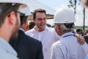 O governador Carlos Massa Ratinho Junior, junto com o ministro da Infraestrutura, Tarcísio Freitas, e o diretor-geral brasileiro da Itaipu Binacional, Joaquim Silva e Luna, vistoria nesta sexta-feira (28) as obras de construção da Ponte da Integração Brasil e Paraguai, em Foz do Iguaçu