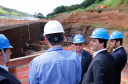 O governador Carlos Massa Ratinho Junior, junto com o ministro da Infraestrutura, Tarcísio Freitas, e o diretor-geral brasileiro da Itaipu Binacional, Joaquim Silva e Luna, vistoria nesta sexta-feira (28) as obras de construção da Ponte da Integração Brasil e Paraguai, em Foz do Iguaçu. O Governo do Paraná é o gestor da obra, que é financiada pela hidrelétrica binacional. - Curitiba, 28/02/2020 - Foto: Rodrigo Félix Leal/AEN