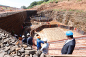 O governador Carlos Massa Ratinho Junior, junto com o ministro da Infraestrutura, Tarcísio Freitas, e o diretor-geral brasileiro da Itaipu Binacional, Joaquim Silva e Luna, vistoria nesta sexta-feira (28) as obras de construção da Ponte da Integração Brasil e Paraguai, em Foz do Iguaçu. O Governo do Paraná é o gestor da obra, que é financiada pela hidrelétrica binacional. - Curitiba, 28/02/2020 - Foto: Rodrigo Félix Leal/AEN