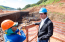 O governador Carlos Massa Ratinho Junior, junto com o ministro da Infraestrutura, Tarcísio Freitas, e o diretor-geral brasileiro da Itaipu Binacional, Joaquim Silva e Luna, vistoria nesta sexta-feira (28) as obras de construção da Ponte da Integração Brasil e Paraguai, em Foz do Iguaçu. O Governo do Paraná é o gestor da obra, que é financiada pela hidrelétrica binacional. - Curitiba, 28/02/2020 - Foto: Rodrigo Félix Leal/AEN