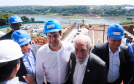 O governador Carlos Massa Ratinho Junior, junto com o ministro da Infraestrutura, Tarcísio Freitas, e o diretor-geral brasileiro da Itaipu Binacional, Joaquim Silva e Luna, vistoria nesta sexta-feira (28) as obras de construção da Ponte da Integração Brasil e Paraguai, em Foz do Iguaçu. O Governo do Paraná é o gestor da obra, que é financiada pela hidrelétrica binacional. - Curitiba, 28/02/2020 - Foto: Rodrigo Félix Leal/AEN
