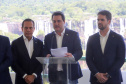 Compromisso com o desenvolvimento sustentável, reformas estruturantes, proteção das fronteiras e um pedido para que o governo federal dê suporte aos estados para um possível enfrentamento ao coronavírus estão entre os principais pontos da Carta de Foz do Iguaçu. O documento final do encontro do Consórcio de Integração Sul e Sudeste (Cosud) foi apresentado neste sábado (29) pelos governadores das duas regiões, durante uma coletiva de imprensa no Parque Nacional do Iguaçu.