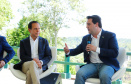 Compromisso com o desenvolvimento sustentável, reformas estruturantes, proteção das fronteiras e um pedido para que o governo federal dê suporte aos estados para um possível enfrentamento ao coronavírus estão entre os principais pontos da Carta de Foz do Iguaçu. O documento final do encontro do Consórcio de Integração Sul e Sudeste (Cosud) foi apresentado neste sábado (29) pelos governadores das duas regiões, durante uma coletiva de imprensa no Parque Nacional do Iguaçu.