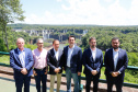 Compromisso com o desenvolvimento sustentável, reformas estruturantes, proteção das fronteiras e um pedido para que o governo federal dê suporte aos estados para um possível enfrentamento ao coronavírus estão entre os principais pontos da Carta de Foz do Iguaçu. O documento final do encontro do Consórcio de Integração Sul e Sudeste (Cosud) foi apresentado neste sábado (29) pelos governadores das duas regiões, durante uma coletiva de imprensa no Parque Nacional do Iguaçu.